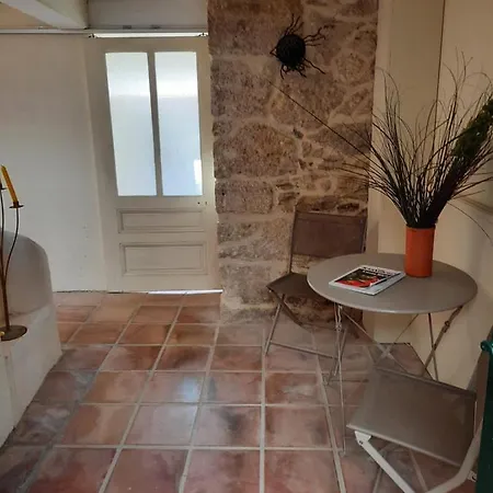 gite la petite vigneronne Montagnac  Extérieur photo