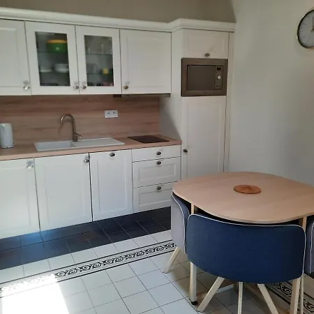 gite la petite vigneronne Montagnac  Extérieur photo